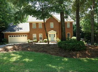 2745 Woods Ridge Dr, Alpharetta, GA 30022