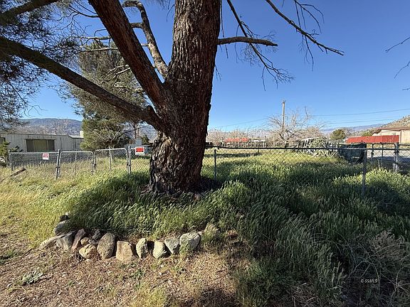 3rd image of 2517 Webb Ave