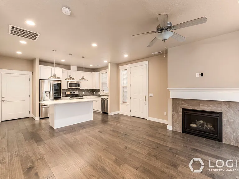 10408 S Beetdigger Blvd — Photo 3
