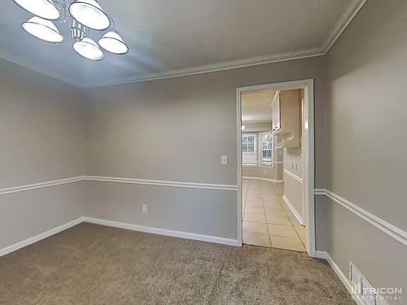 3rd image of 1824 Skyland Glen Dr