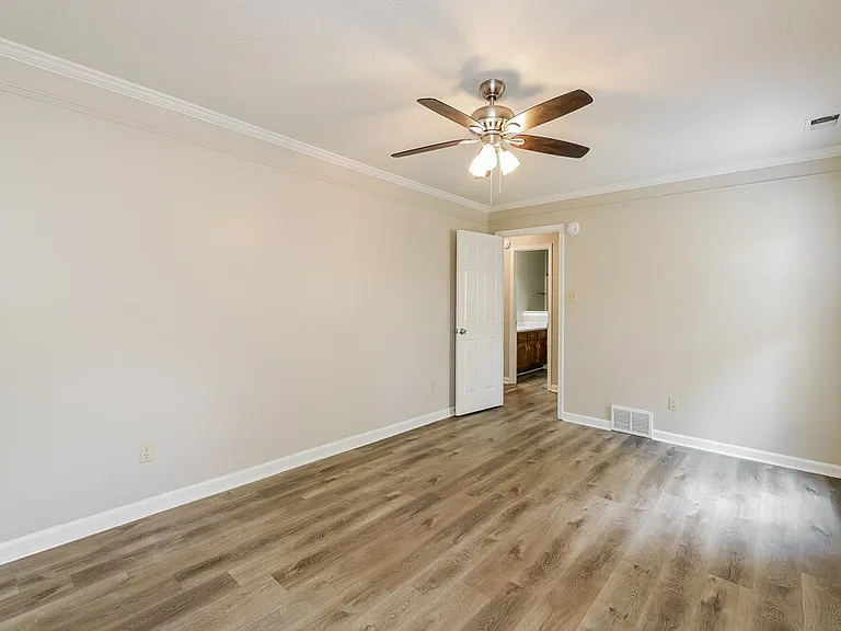 488 Mysen Dr — Photo 10