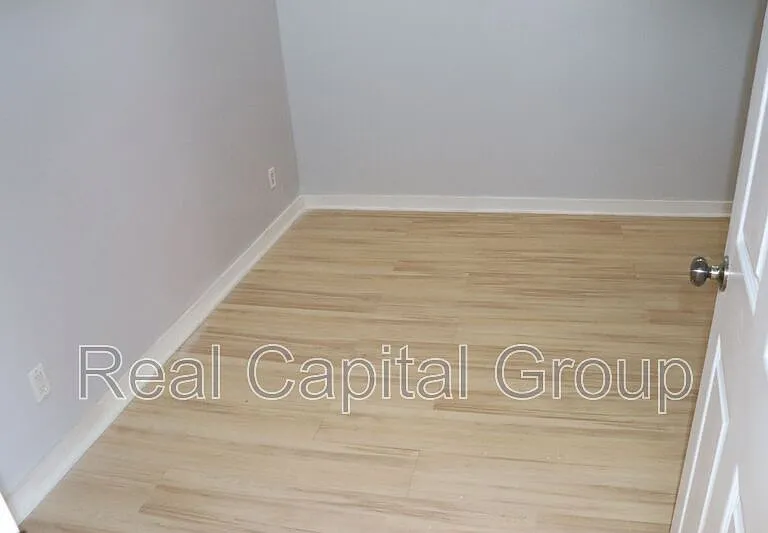 524 Summit Ave — Photo 13