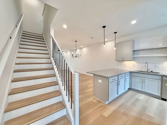 3rd image of 4811 Gossamer Ln #104