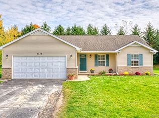 5444 Spruceview Ln, Fowlerville, MI 48836