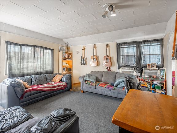 3rd image of 106 Parkhill Street