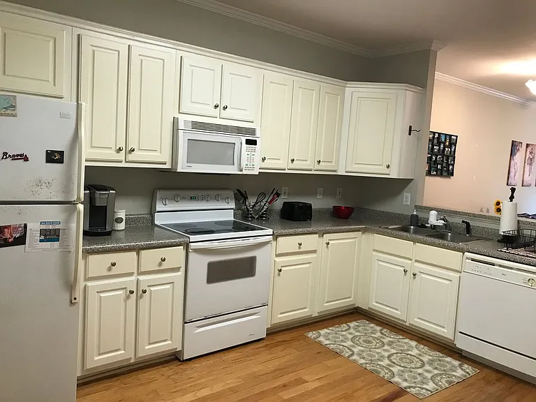 460 Barnett Shoals Rd #B3 — Photo 8