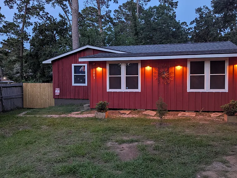 1003 Crystal River Rd — Photo 1