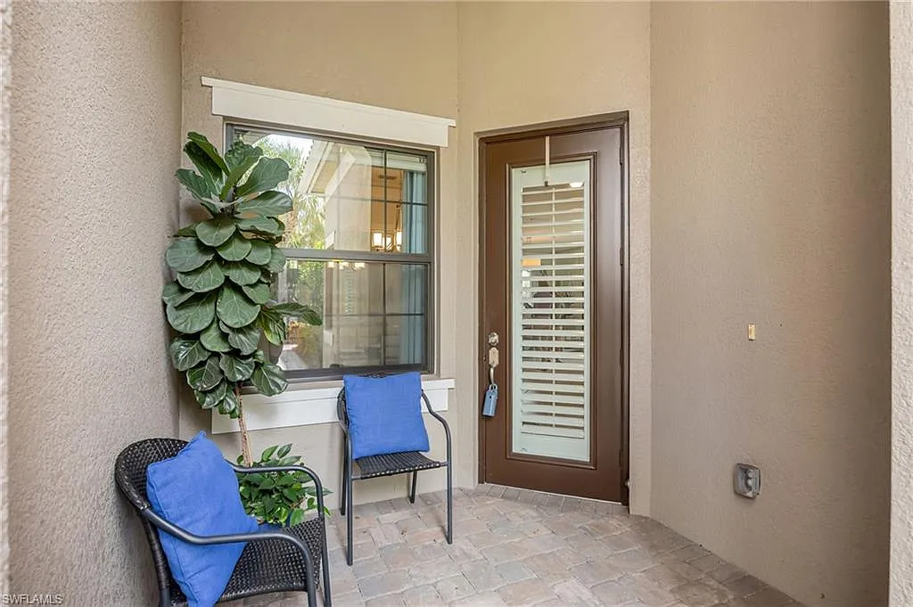 3 bed, 2.0 bath, 1837 sqft, $5,000 — Photo 2