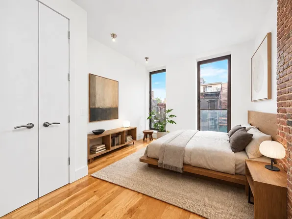 193 Bedford Avenue image 1 of 10