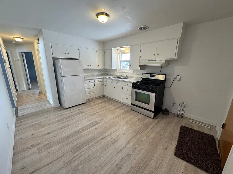 653 May St #1 — Photo 5