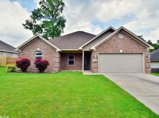 210 Hidden Meadows Dr, Benton, AR 72015