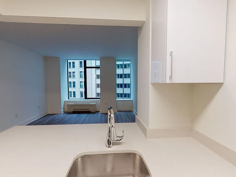 10 Hanover Square — Photo 65