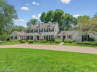 13 Deepwood Rd, Barrington Hills, IL 60010