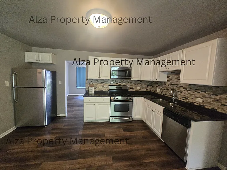 828 Poplar Ln — Photo 6