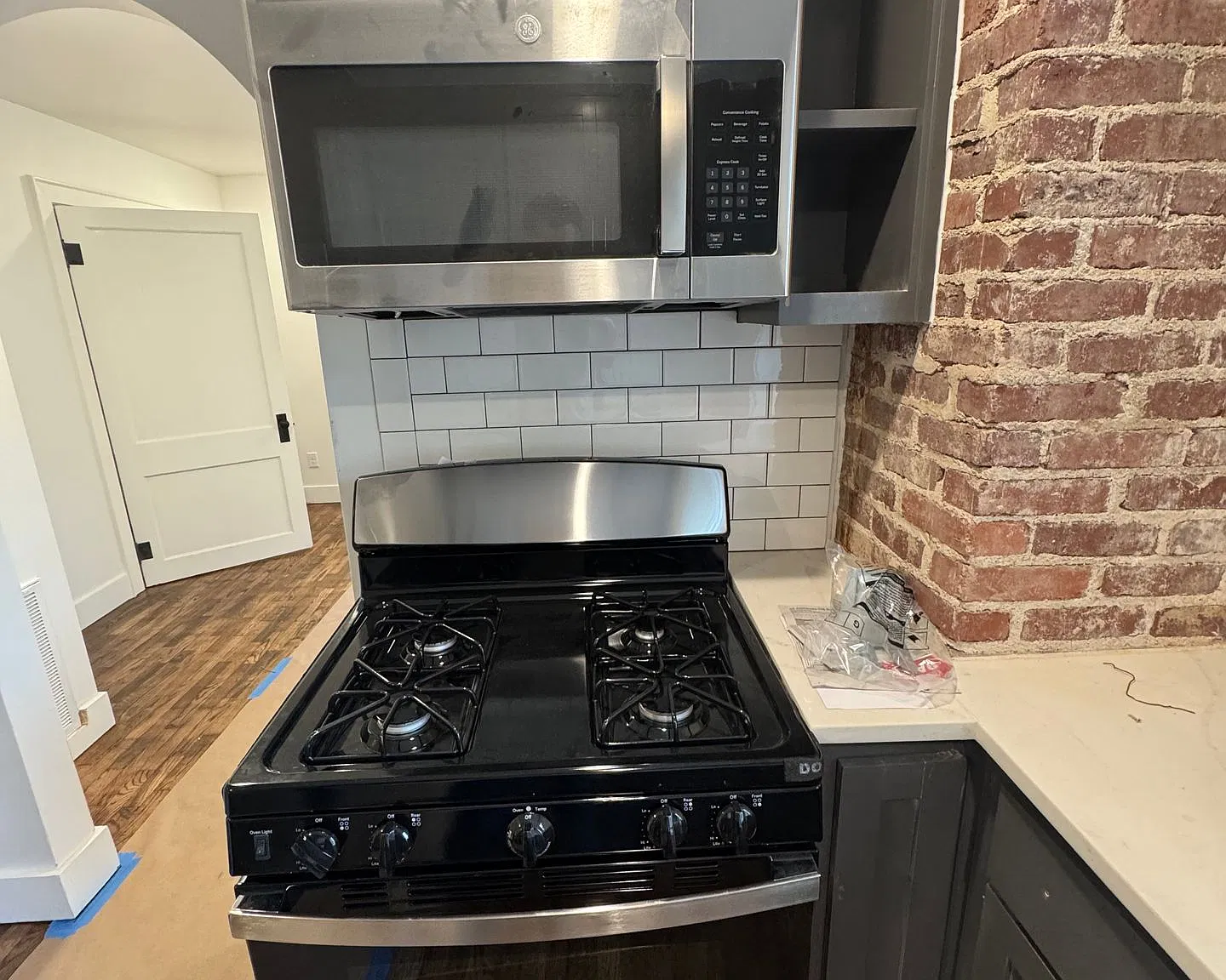 219 W Meadow — Photo 1