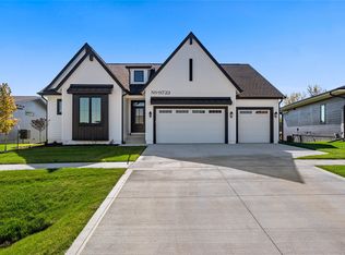 9722 Watermeadow Cir, Johnston, IA 50131