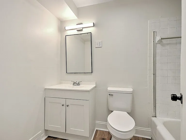 716 W G St — Photo 13