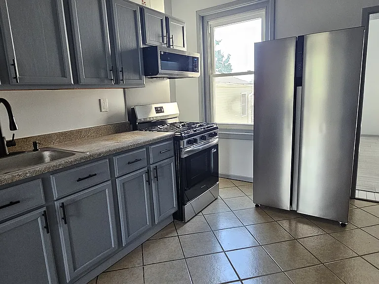 621 Ferry St #2 — Photo 5