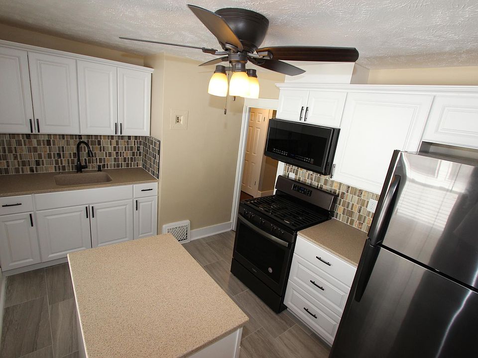 1st image of 4816 Burt St Floor 1/2-2