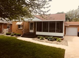 13 Sylvan Ln, Bloomington, IL 61701