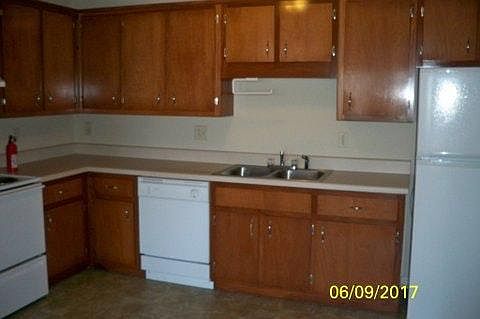 3rd image of 2821 Cobalt Dr APT B