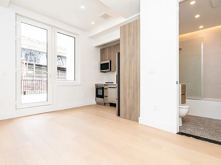 107 S 6th St #2B — Photo 1