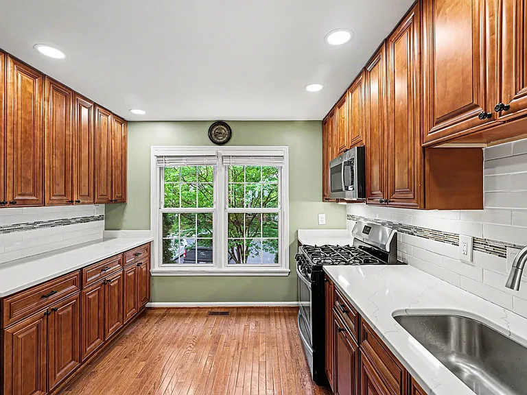7468 Brighouse Ct — Photo 6