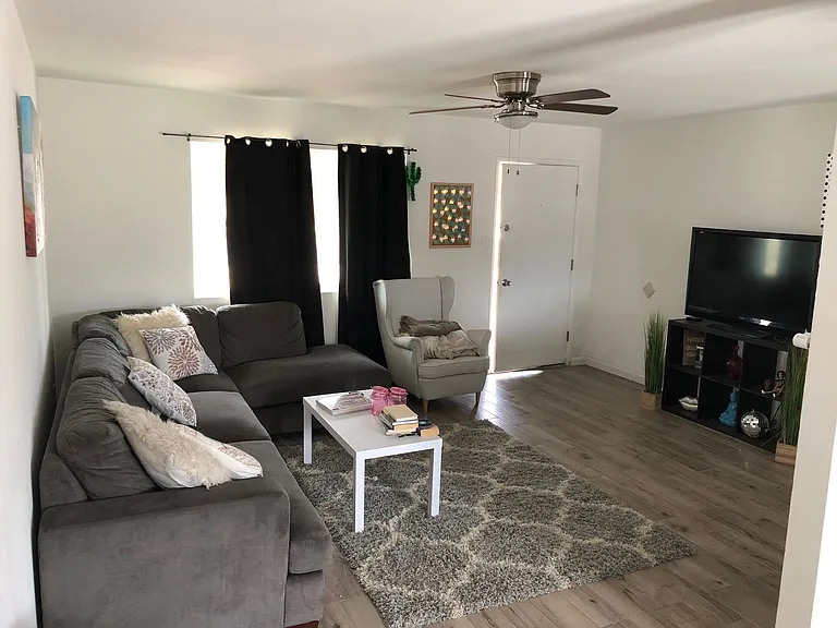 15 E Alameda Dr — Photo 1