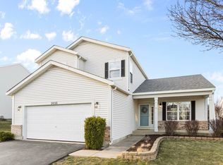 2050 Westbury Ln, Aurora, IL 60502