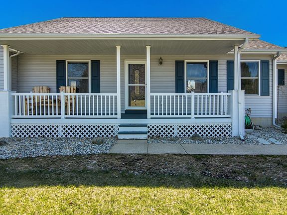 5th image of 807 Clyde Lee Dr