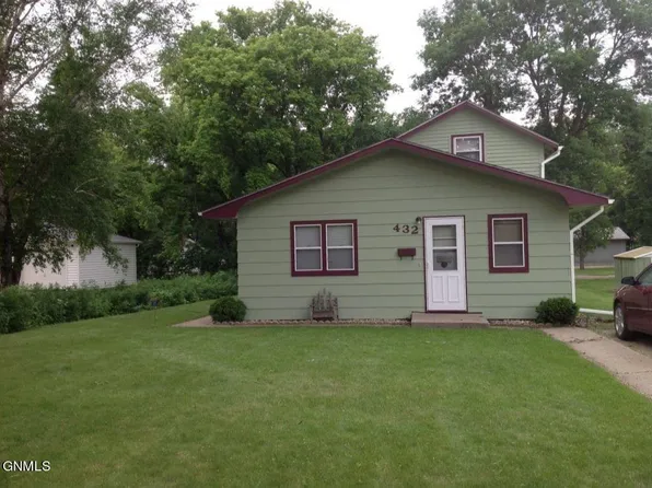 432 6th Ave SW, Valley City, ND 58072