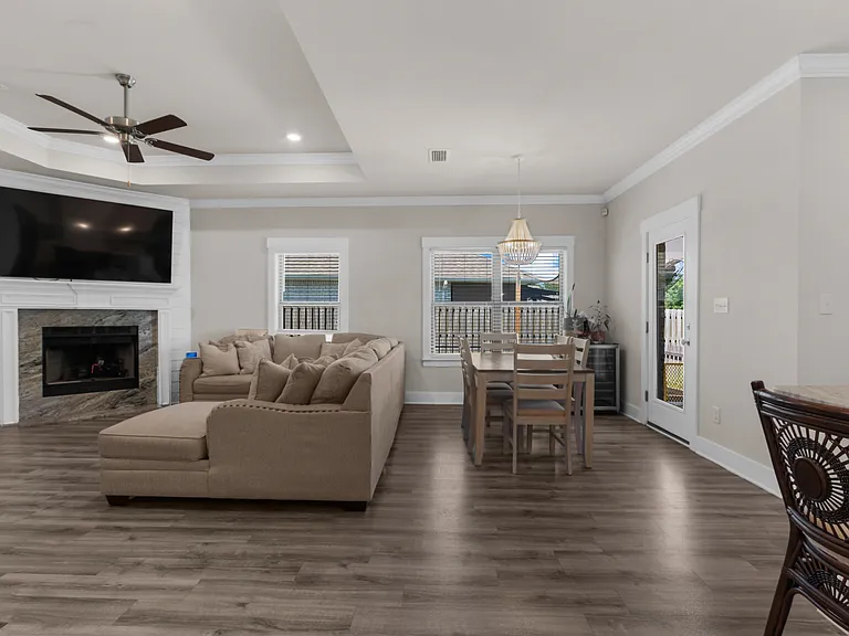 1048 Pheasant Cir — Photo 10