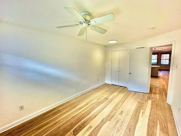 815 E St SE #1 — Photo 16