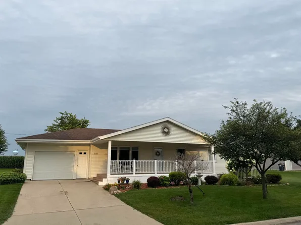 1018 Dorothy Ave, Parkersburg, IA 50665
