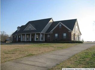 1860 Green Village Dr, Hernando, MS 38632