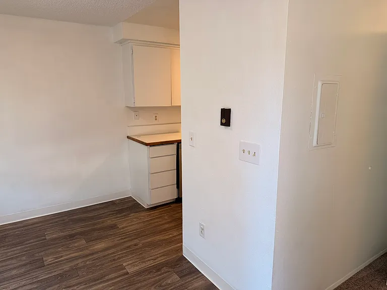 421 37th St SE #3 — Photo 8