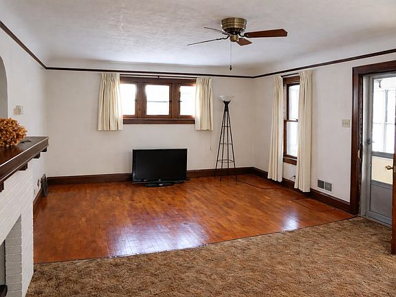 2nd image of 731 W Elsie St