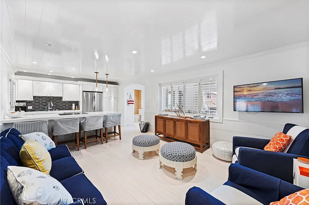 1 bed, 1.5 bath, 625 sqft, $3,995 — Photo 2