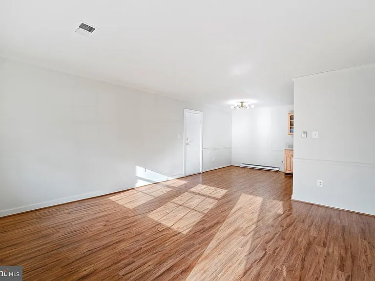 1042 S Ironwood Rd — Photo 5