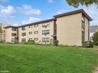 1127 Erie St APT 2A, Oak Park, IL 60302
