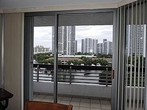 4th image of 290 174th St APT 1712