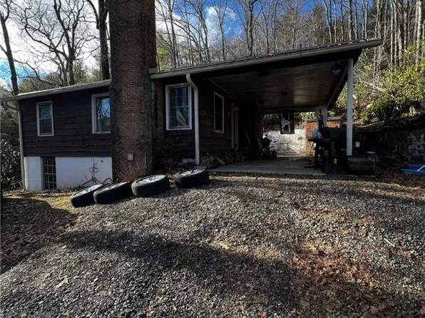 7105 Grady Holland Road, Newland, NC 28657