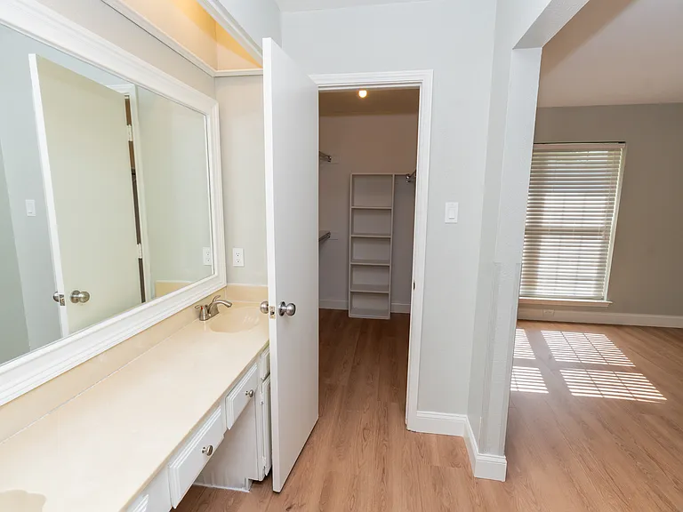 106 Mapleleaf Ln — Photo 47