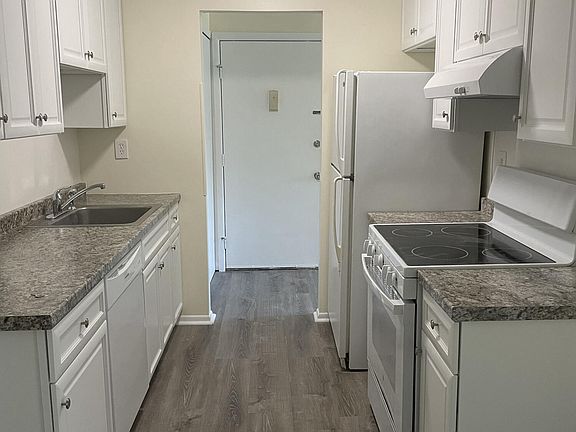 5th image of 82 Amberly Dr Unit F