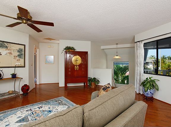 Elegant, Light and Bright Living Area
