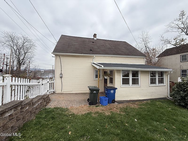 3rd image of 6 Spring Street