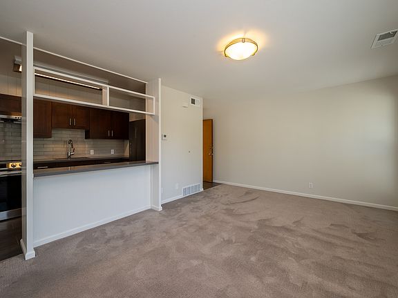 3rd image of 935 Burnett Ave APT 7