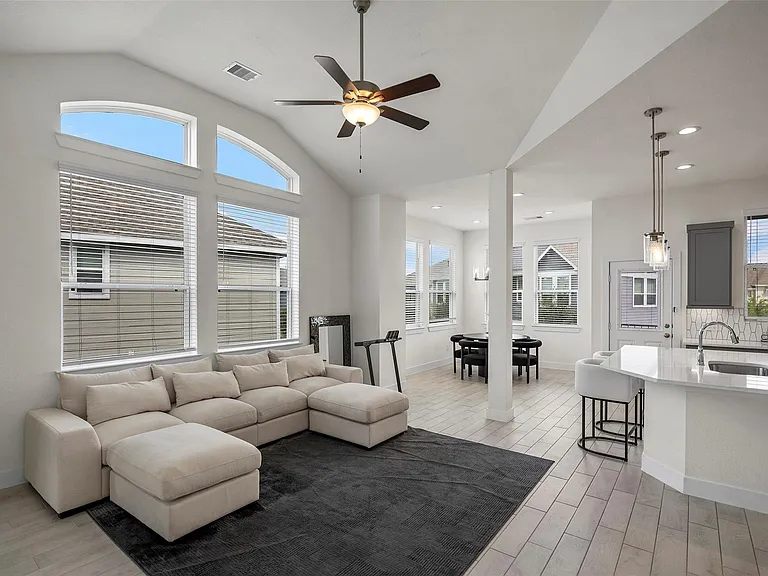 21130 Medina River Dr — Photo 7