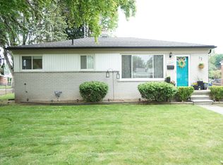 36625 Richland St, Livonia, MI 48150