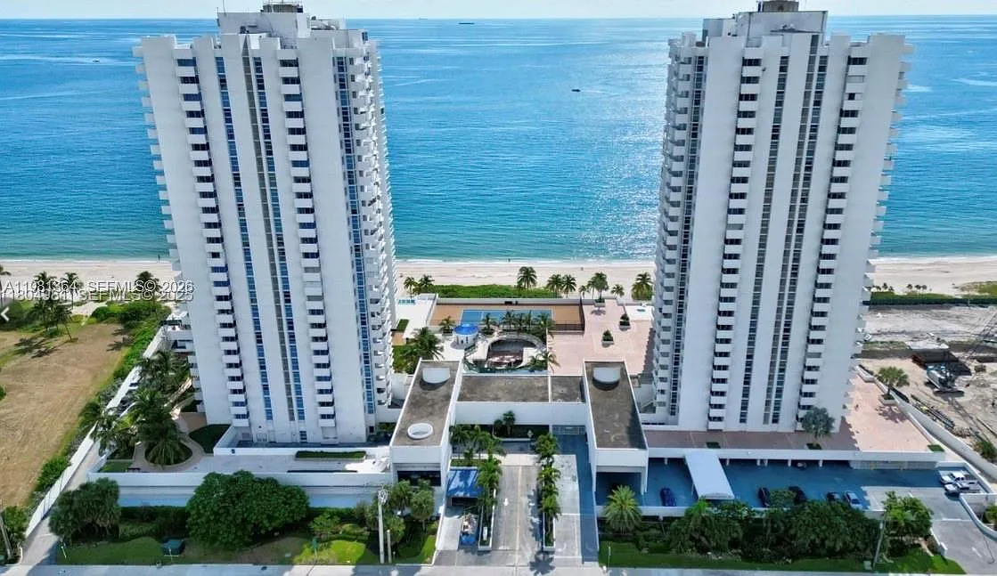 Renaissance Of Pompano Be — Photo 1